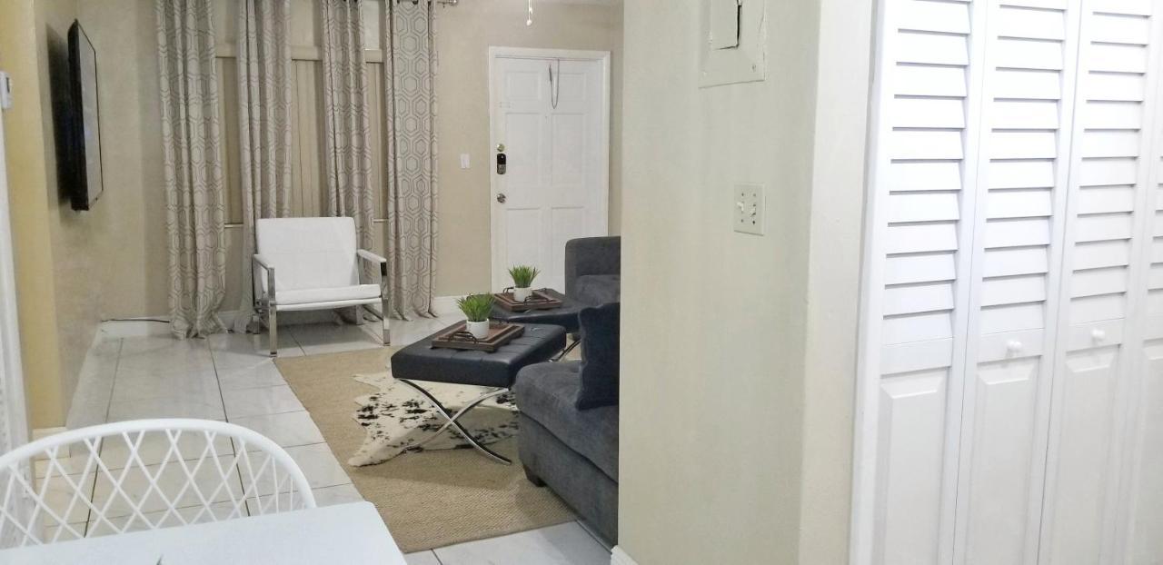 Glam 2 Bedroom Apartment Close To Nsu In Cooper City Eksteriør billede